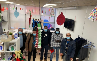 Imatge d'alguns dels usuaris de l'Entre Vies de la Creu Roja/ Cedida